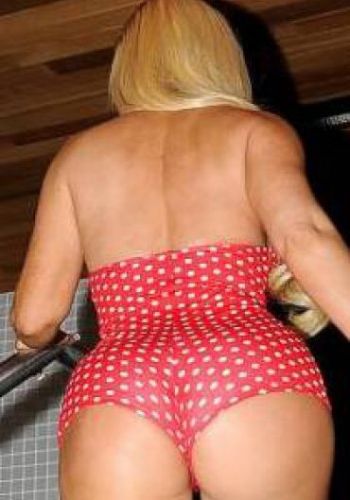Проститутка индивидуалка Алеся Блондинка c 4 размером груди у метро Чернышевская СПб Фото - 1